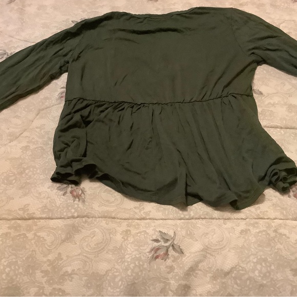 Brit & Bri XL hunter green top - Picture 5 of 6